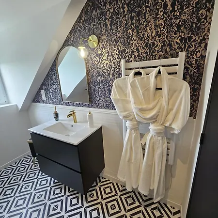 Gite Le Parisien Appartement Prive En Duplex Avec Acces Jacuzzi A 10Min Des Plages Lanhouarneau Exterior photo