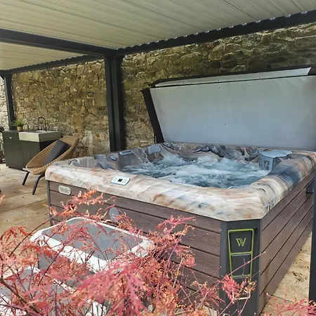 Gite Le Parisien Appartement Prive En Duplex Avec Acces Jacuzzi A 10Min Des Plages Lanhouarneau Exterior photo