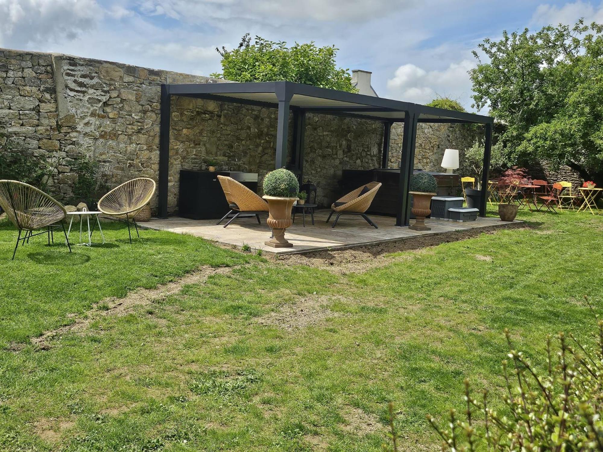 Le Parisien Prive En Duplex Avec Acces Jacuzzi A 10min Des Plages Apartment