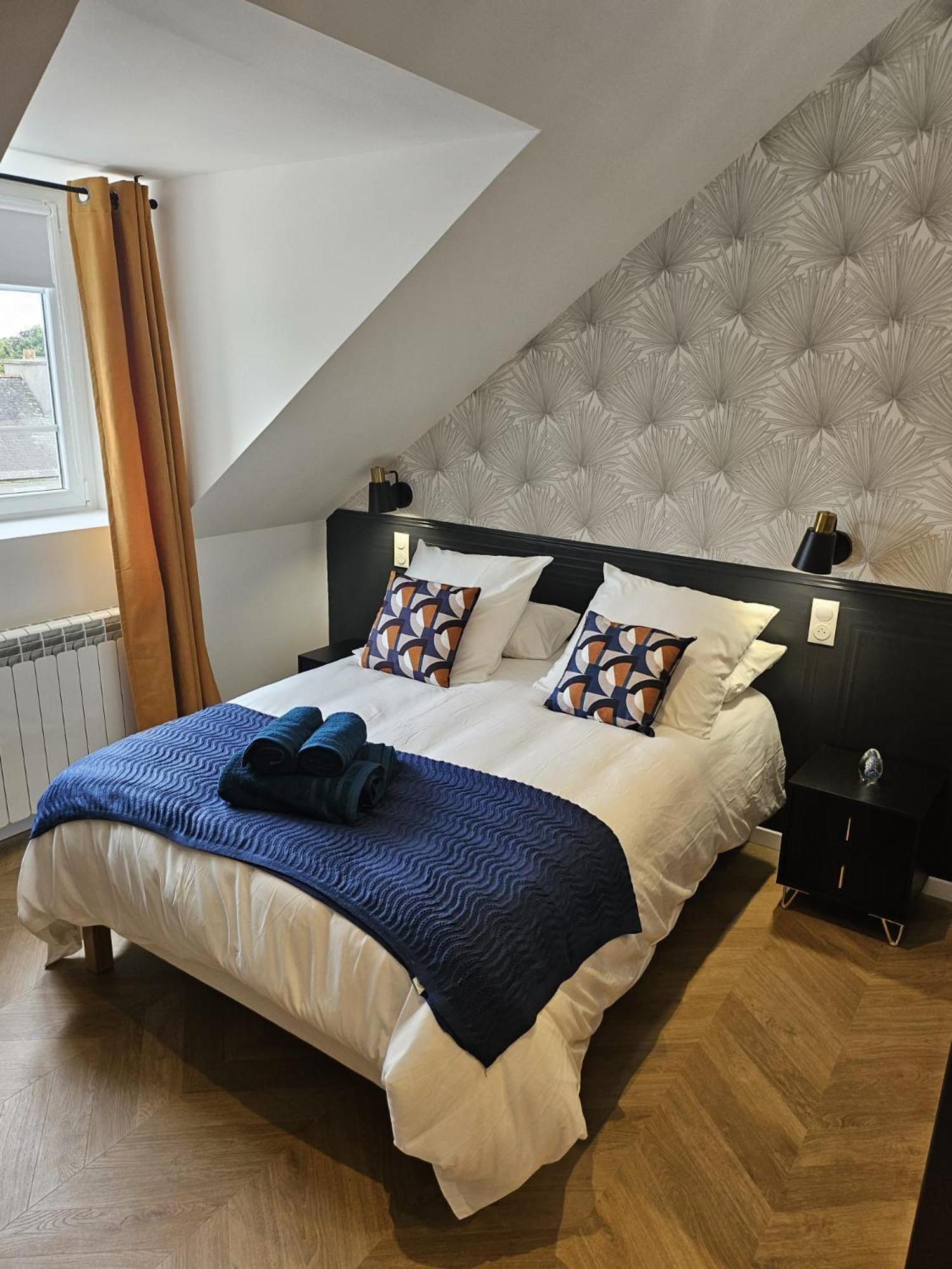 Le Parisien Prive En Duplex Avec Acces Jacuzzi A 10min Des Plages Apartment