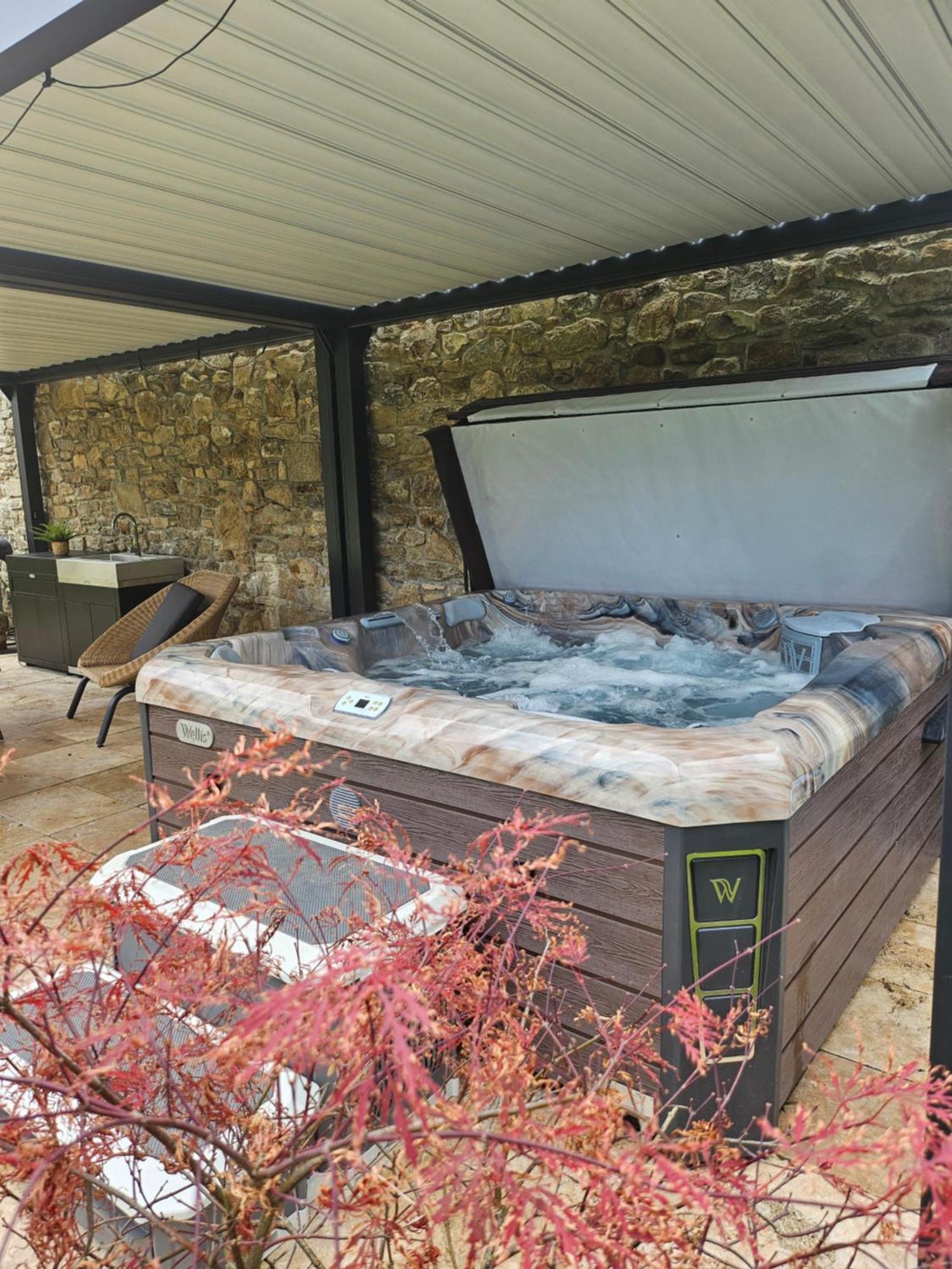 Le Parisien Prive En Duplex Avec Acces Jacuzzi A 10min Des Plages *